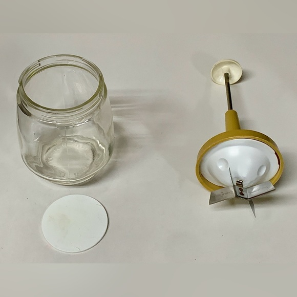1960s Vintage Mustard Yellow Federal Houseware Chicago Illinois Nut Chopper - Picture 7 of 16
